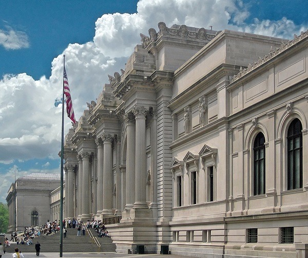 Fifth Avenue entrance facade of the Metropolitan Museum of Art
