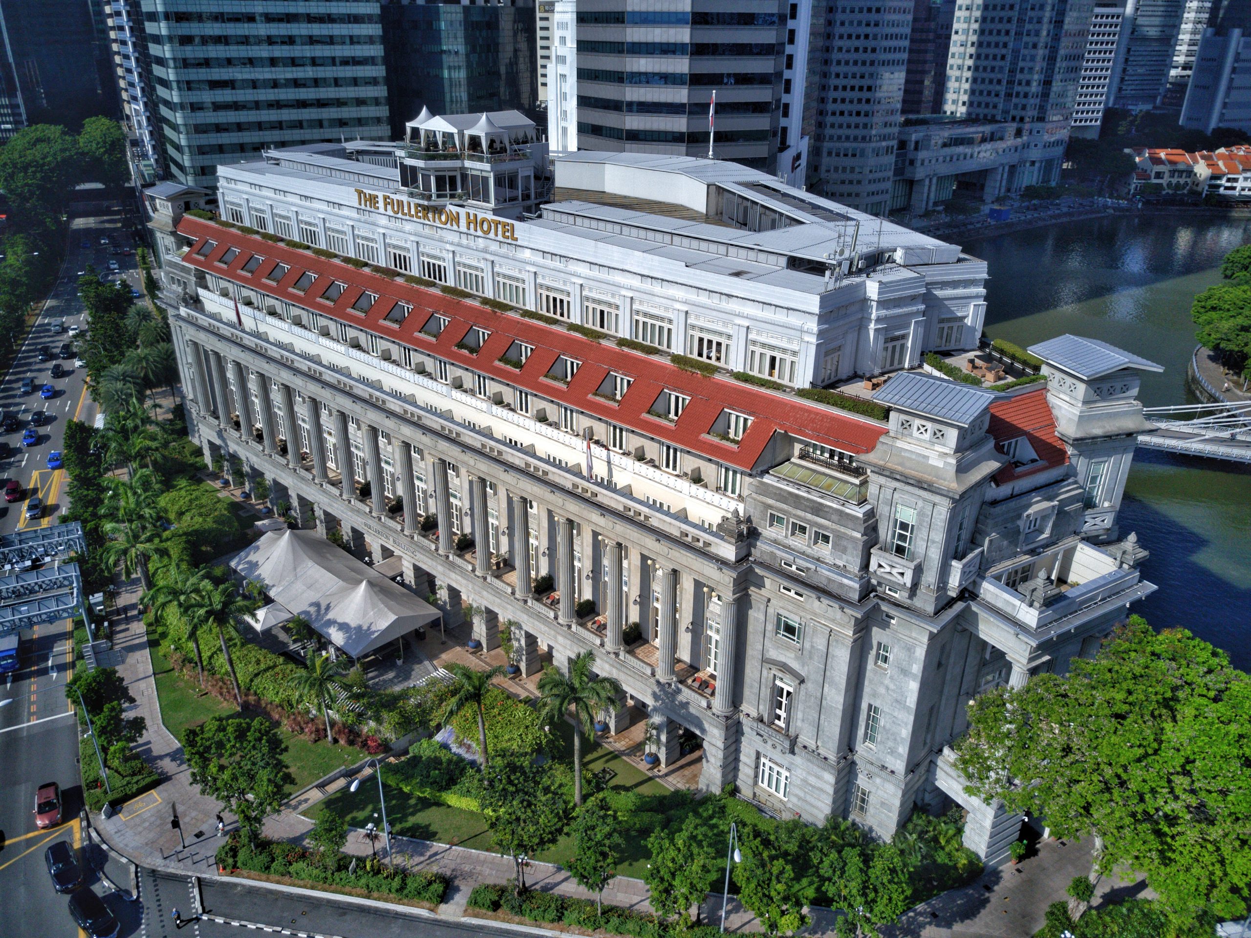 Aerial perspective of Fullerton Hotel Singapore