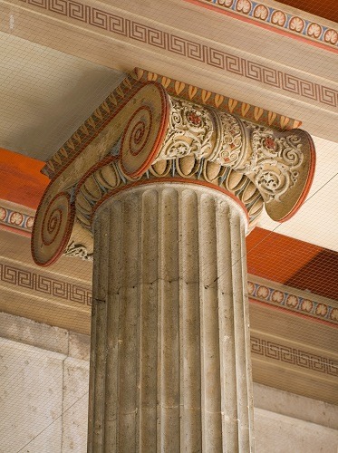 How are Doric Columns Different from Ionic Columns