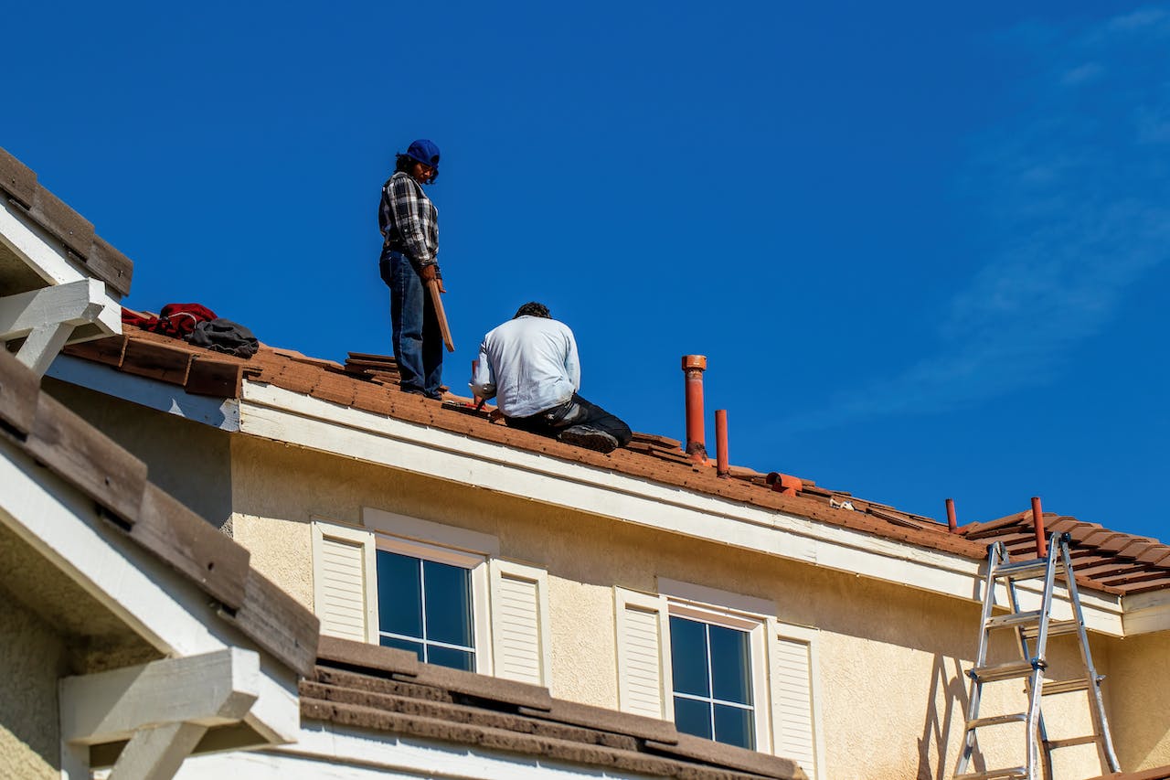 Ensuring safety and precaution during commercial roofing work