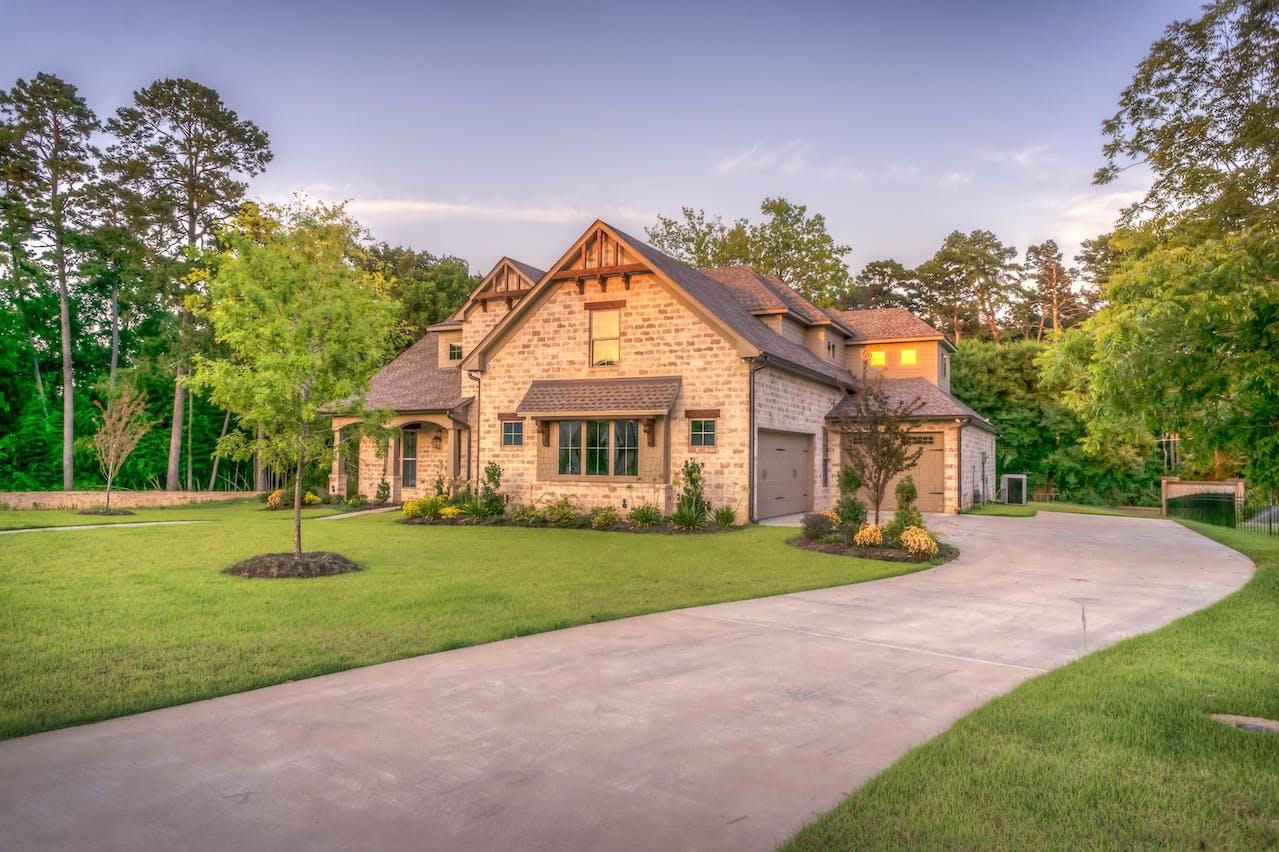 10 Home Improvement That Adds Curb Appeal And Big ROI