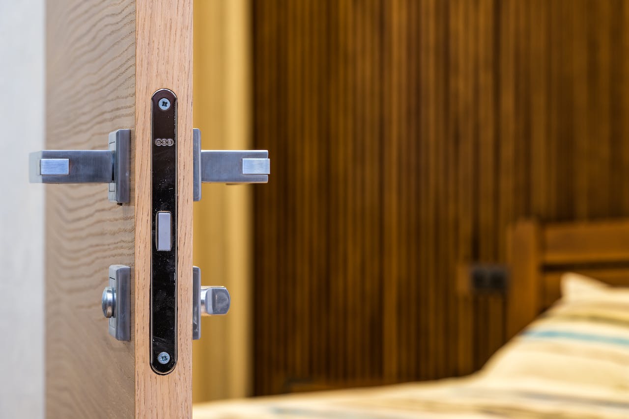 Sliding Door Lock Replacement: The Definite Guideline