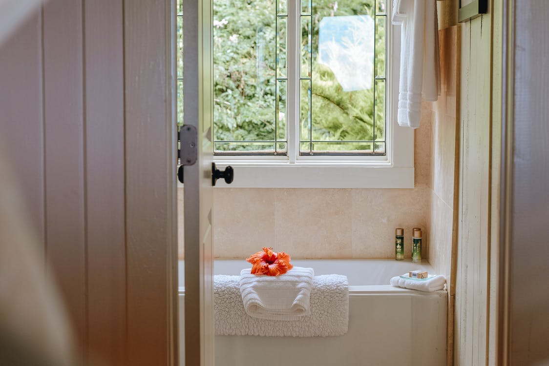 Services to Expect from Bathroom Remodeling Contractors in Northern VA