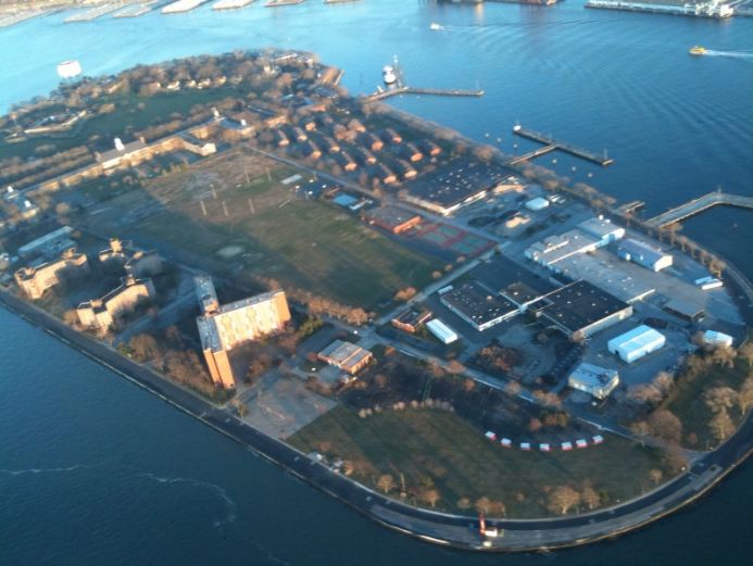 Governors_Island_aerial