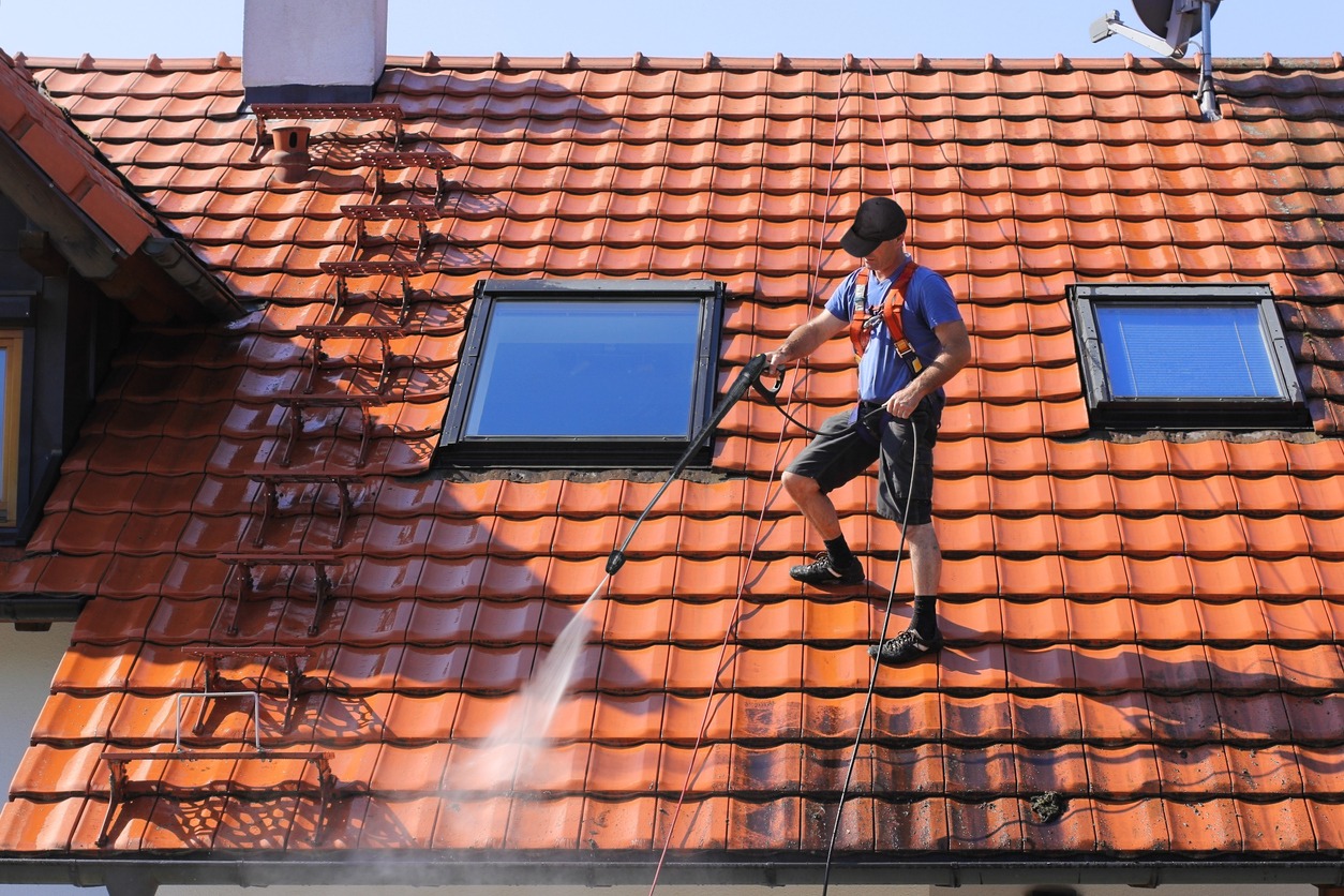 Pressure washing your roof Important guidance from the professionals