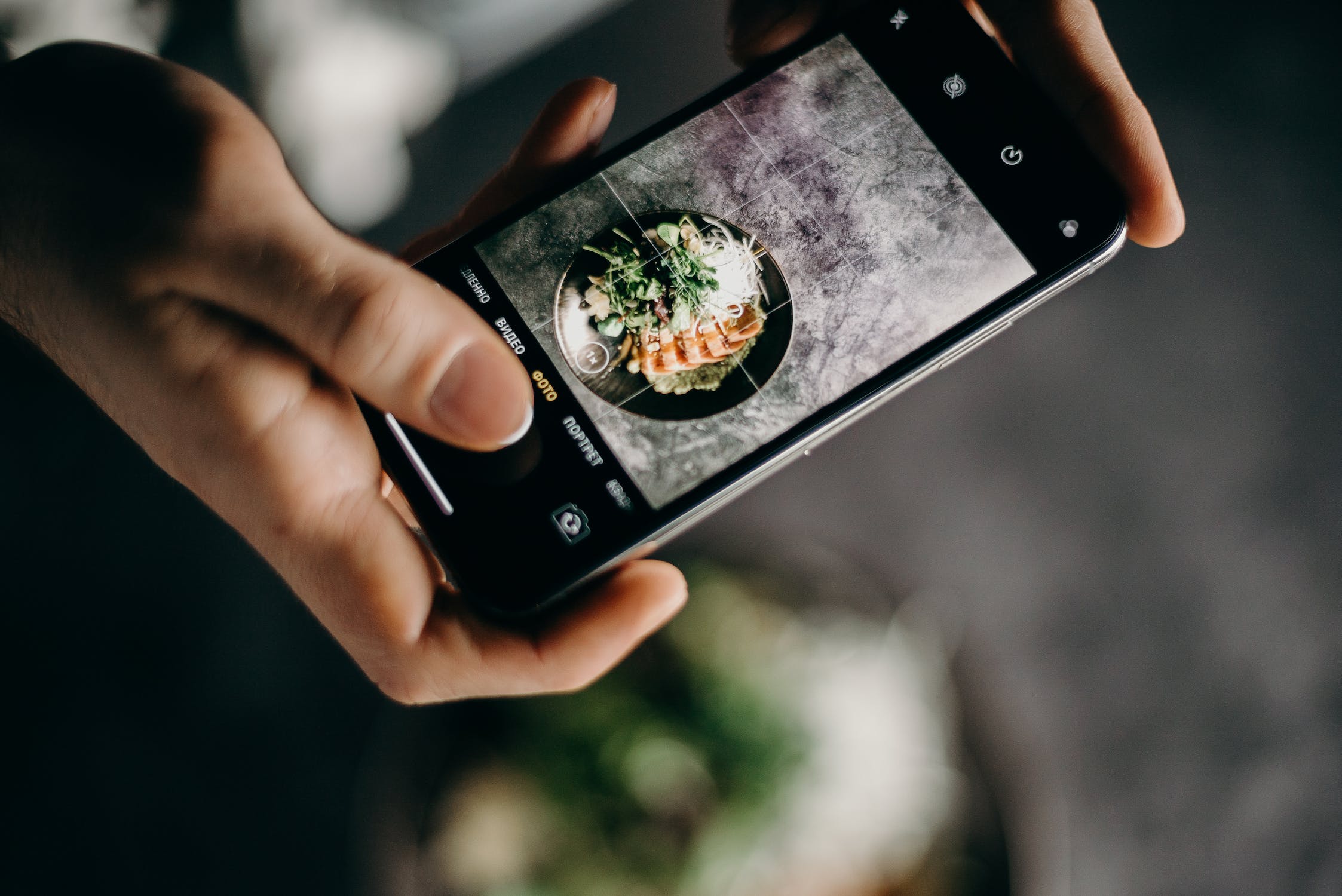 8 Tips To Help You Take Pics Like A Pro With Your Smartphone