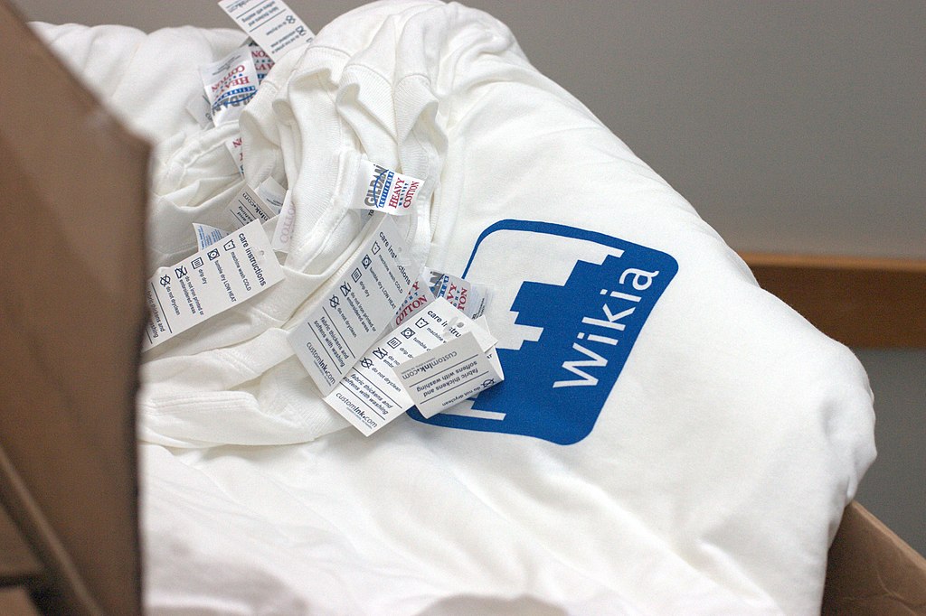 Gildan Activewear shirts with Wikia logo