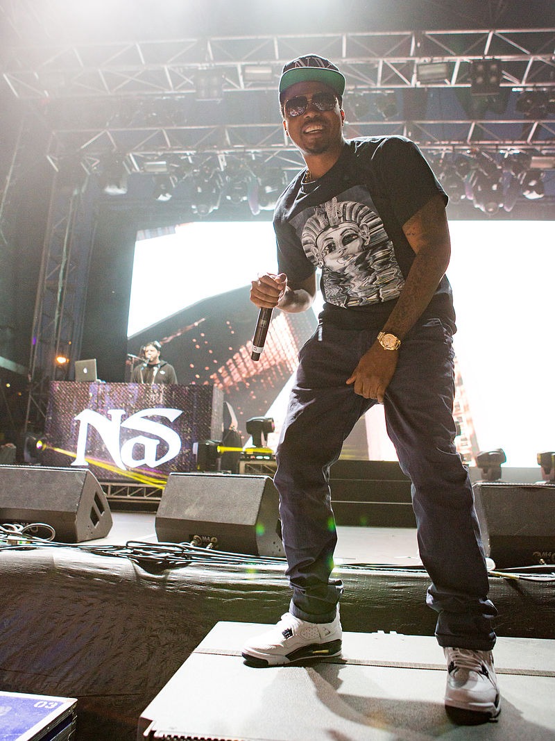 Nas performing at the 2015 Sugar Mountain festival in Melbourne, Australia