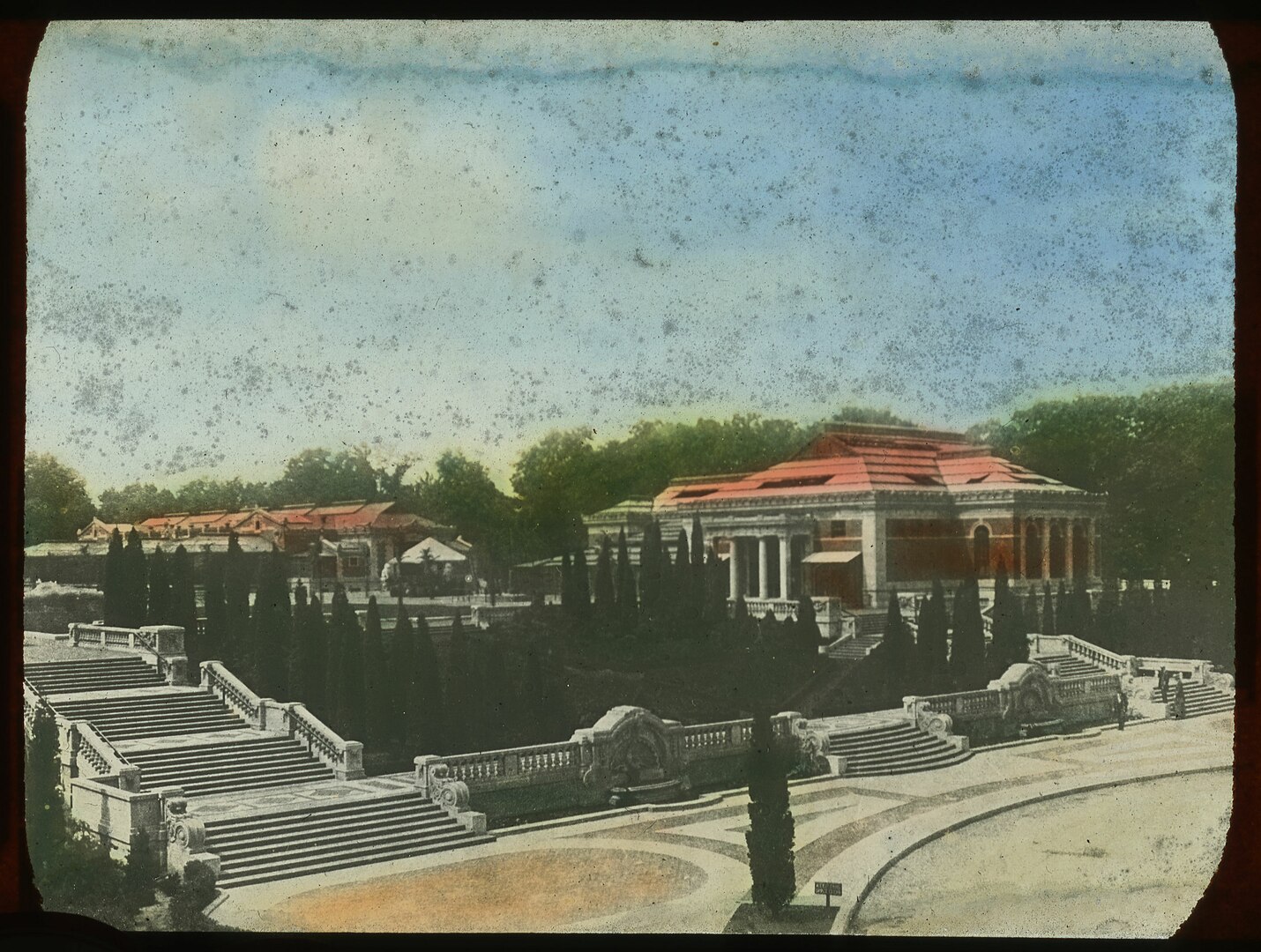 an old photo of the zoo