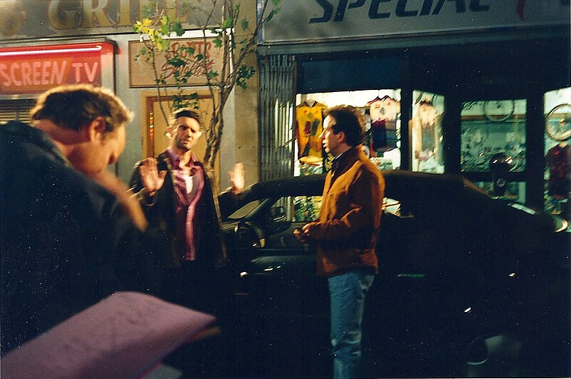 Anthony Crivello (as Maxwell) and Jerry Seinfeld in the episode The Maid of the Sitcom Seinfeld