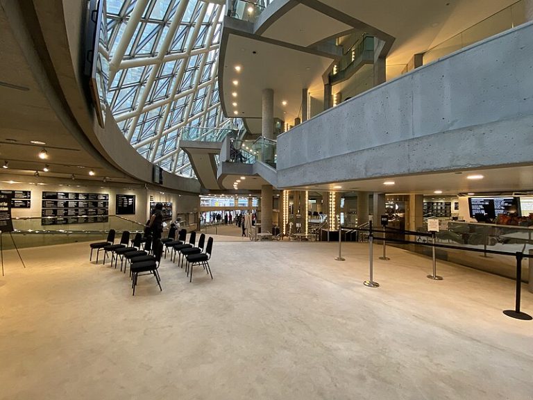 Roy Thomson Hall lobby 768x576