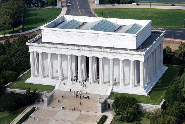 Aerial view of the Lincoln Memorial 768x515