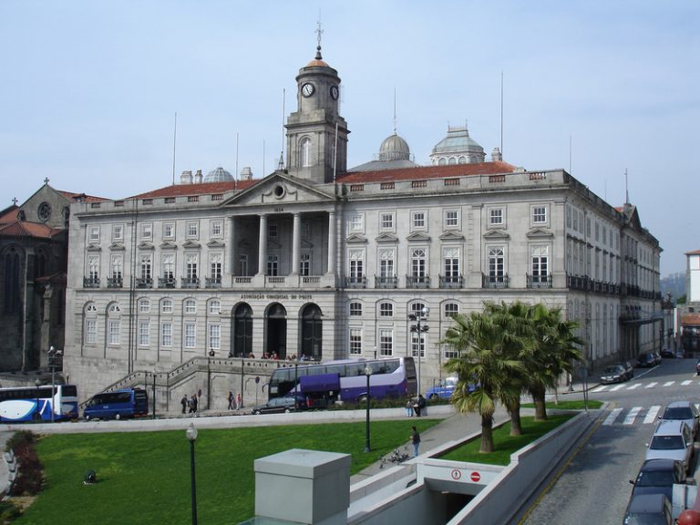 Palacio da Bolsa view from the front 768x576